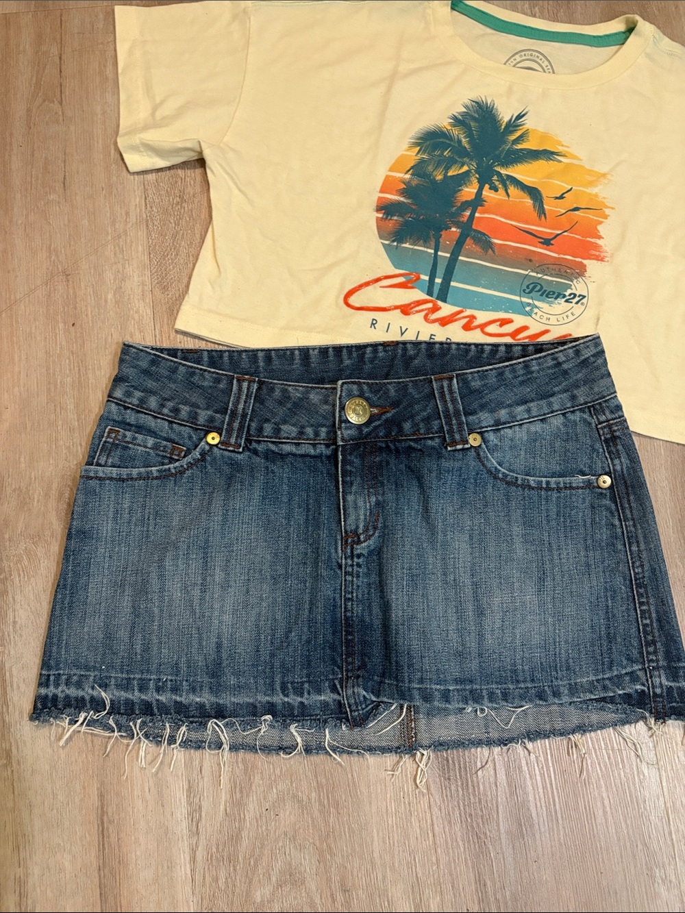 VINTAGE Y2K HURLEY ICONIC DENIM MINI SKIRT